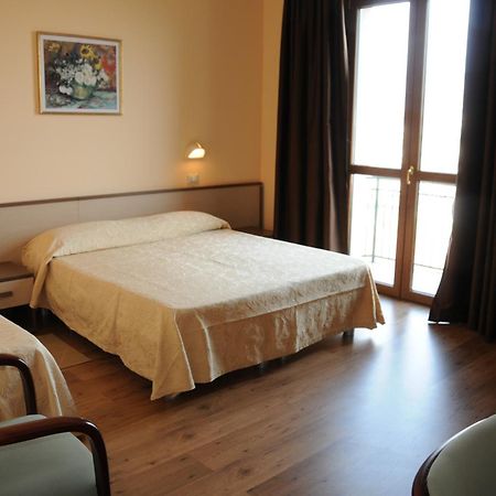Hotel Barbieri Алтомонте Екстериор снимка
