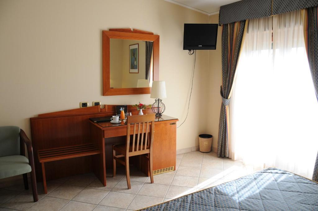 Hotel Barbieri Алтомонте Стая снимка