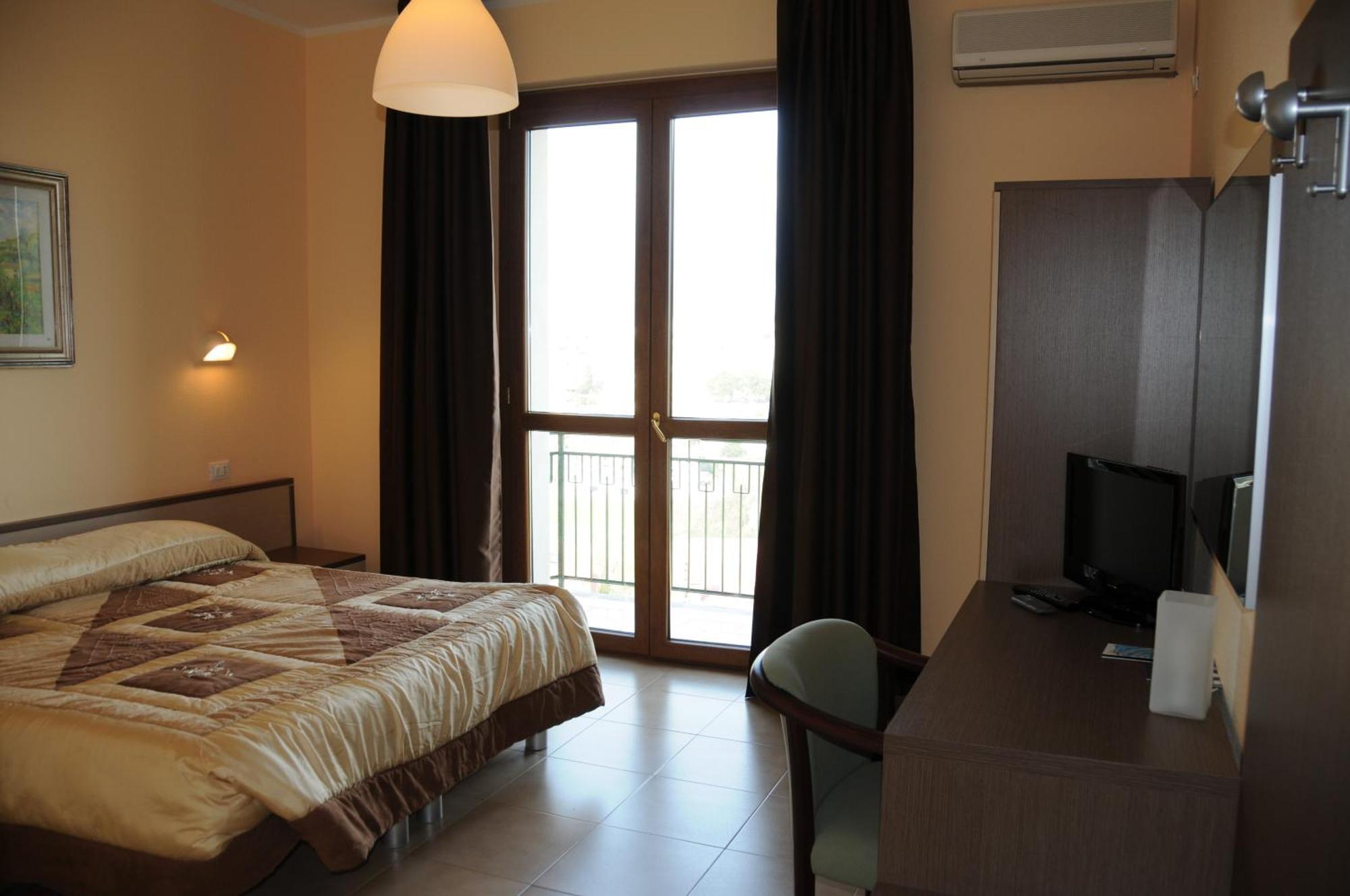 Hotel Barbieri Алтомонте Екстериор снимка