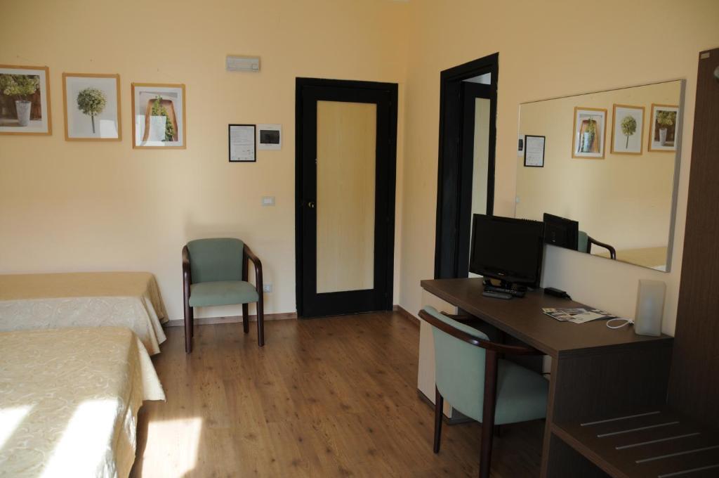 Hotel Barbieri Алтомонте Стая снимка