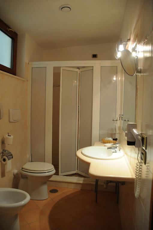 Hotel Barbieri Алтомонте Стая снимка