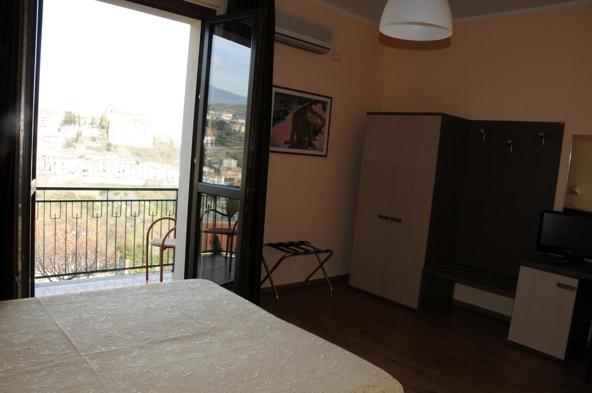 Hotel Barbieri Алтомонте Екстериор снимка