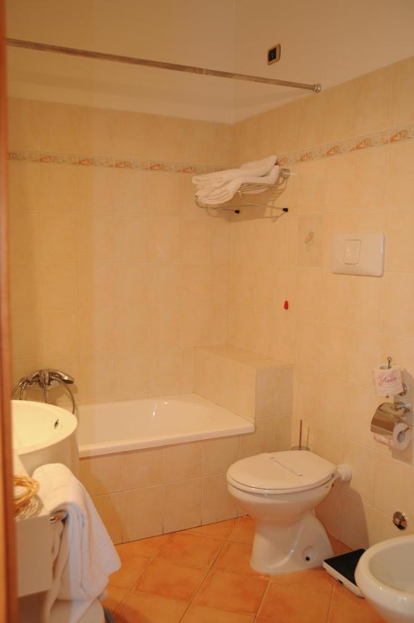 Hotel Barbieri Алтомонте Стая снимка